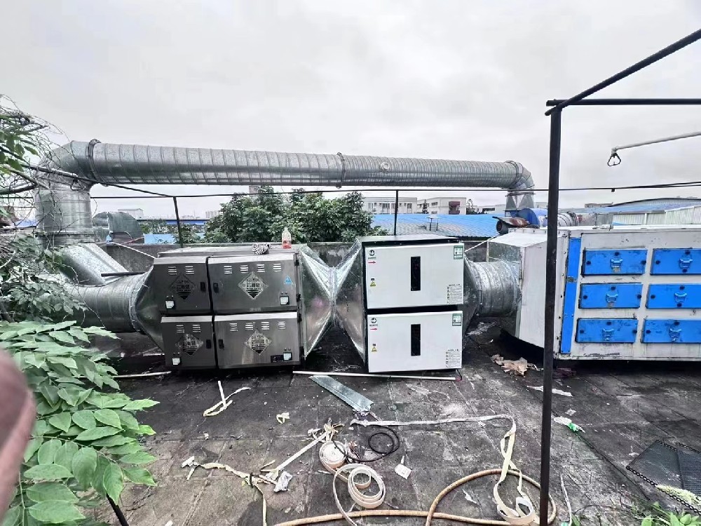 油煙凈化器選購(gòu)指南：性能、價(jià)格與服務(wù)都需要怎么平衡呢？